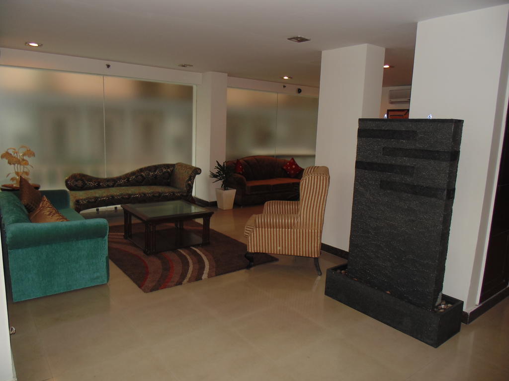 Rosemallow Hotel Нью-Дели Экстерьер фото
