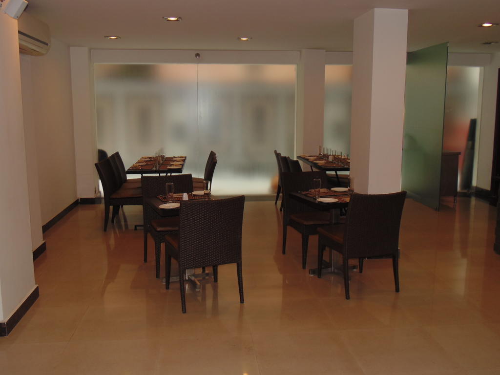 Rosemallow Hotel Нью-Дели Экстерьер фото